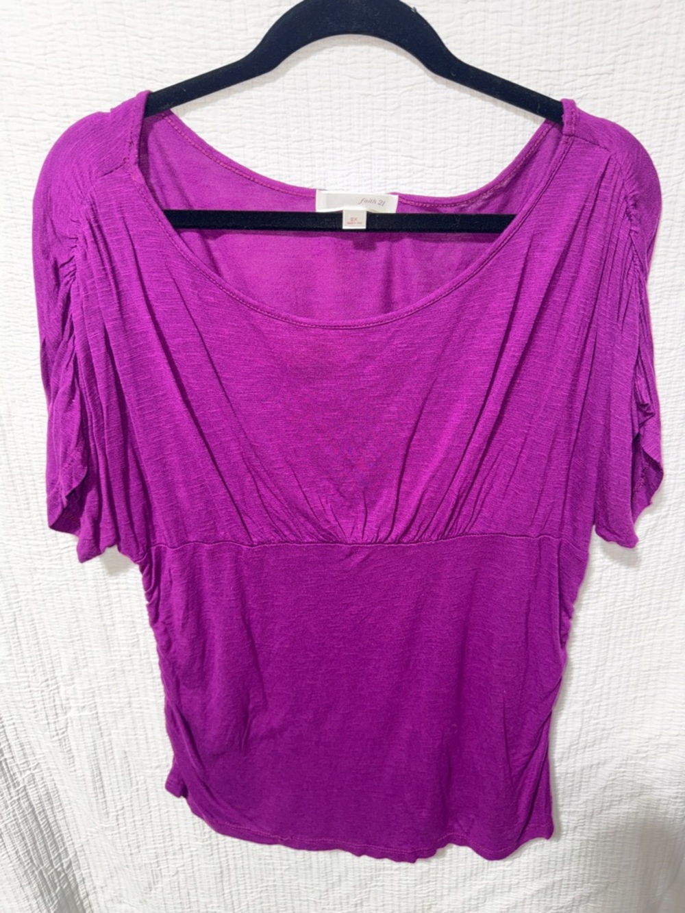 Women's Scoop Neck Short Sleeve Top in Vibrant Fuchsia